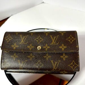 Louis Vuitton wallet vintage